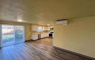 2 beds, 1 bath, $1,495, Unit 2557 Cheryl St