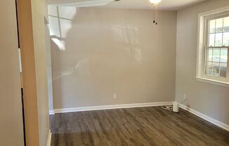 Charming 2 Bedroom, 1 Bath Duplex in North Charleston