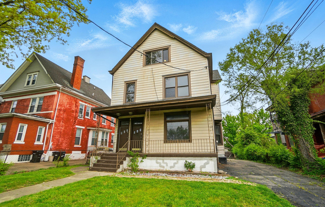 1840 BREWSTER AVE