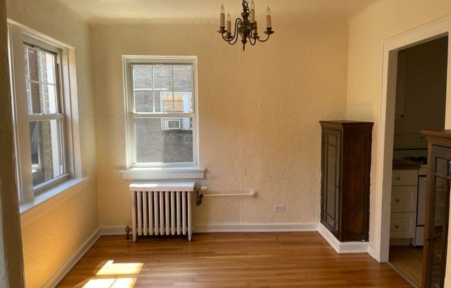 1 bed, 1 bath, 708 sqft, $1,340, Unit King Edward Annex 32