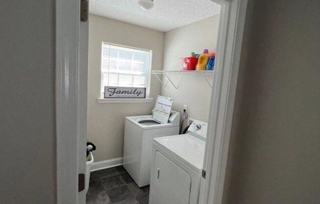 3 bedroom 2.5 Bathroom in Hinesville.