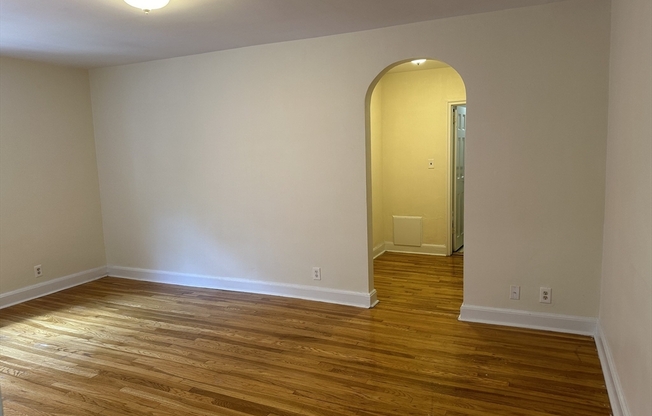 Studio, 1 bath, 500 sqft, $2,050, Unit 305