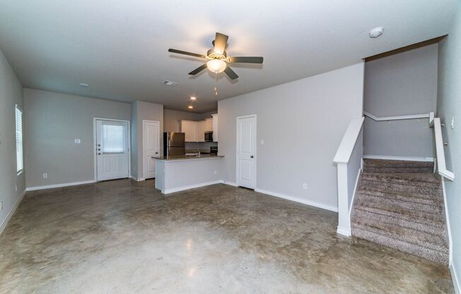 3 beds, 2.5 baths, $1,395, Unit Unit 1