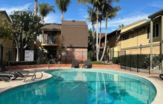 2 beds, 2 baths, $2,600, Unit Unit #275