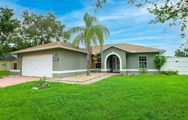 Fantastic 3-bedroom, 2-bath home Fully renovated in Fort Myers