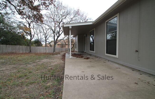 3 beds, 2 baths, $1,395