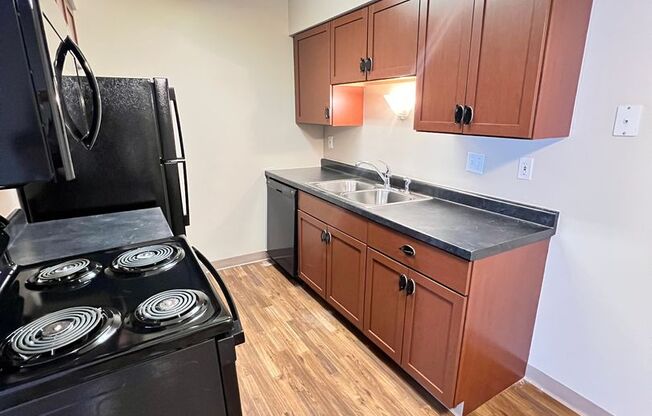 2 beds, 1 bath, 800 sqft, $935, Unit 390-14