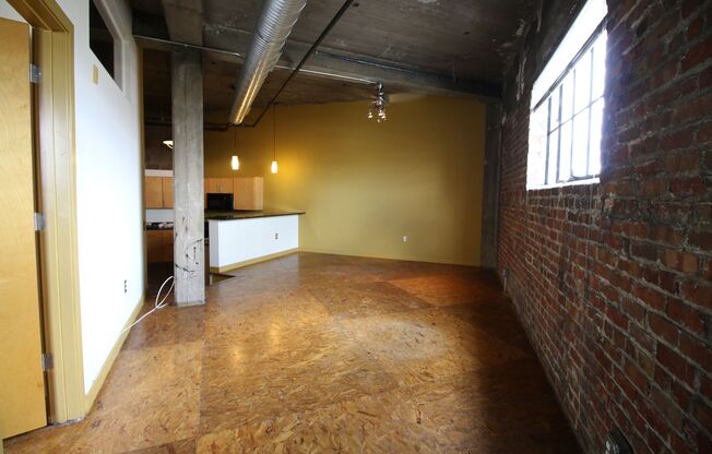 2 beds, 1 bath, 884 sqft, $1,695, Unit APT 4D