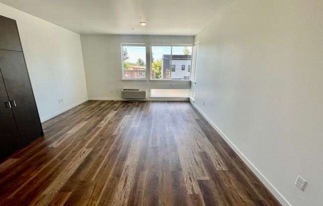 J0629 - North Louie Apartments