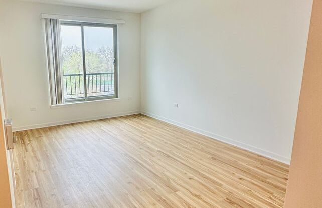 1 bed, 1 bath, 573 sqft, $1,725, Unit 4800 157th Street - 403
