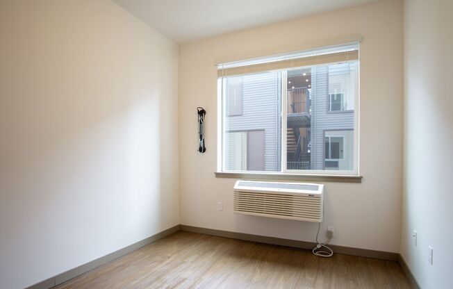 Studio, 1 bath, 326 sqft, $1,175, Unit 204