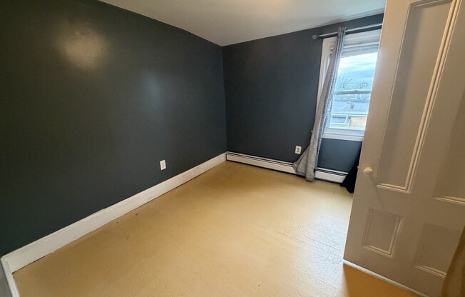 2 beds, 1 bath, $2,600, Unit 3
