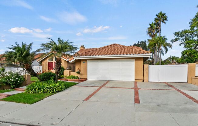 Single-Level 4 Bedroom Home in San Clemente!