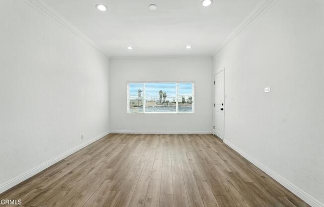 5137 E 6 ST