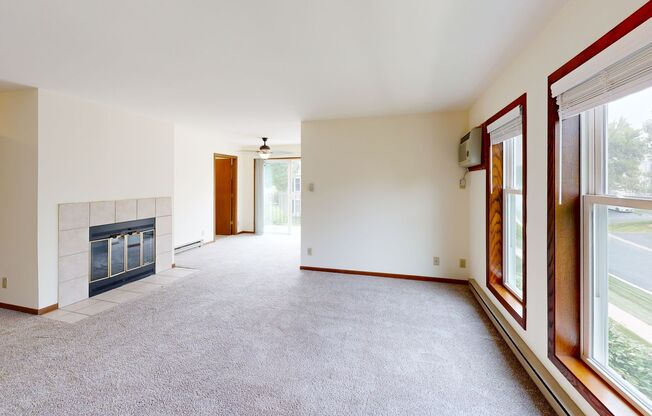 2 beds, 1 bath, 950 sqft, $1,650, Unit 7705CD