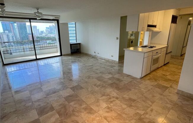 2 beds, 2 baths, $2,700, Unit Marco Polo