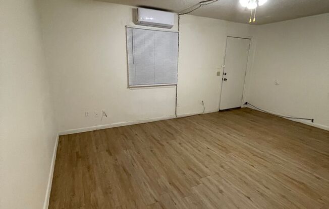 1 bed, 1 bath, 615 sqft, $650, Unit 28