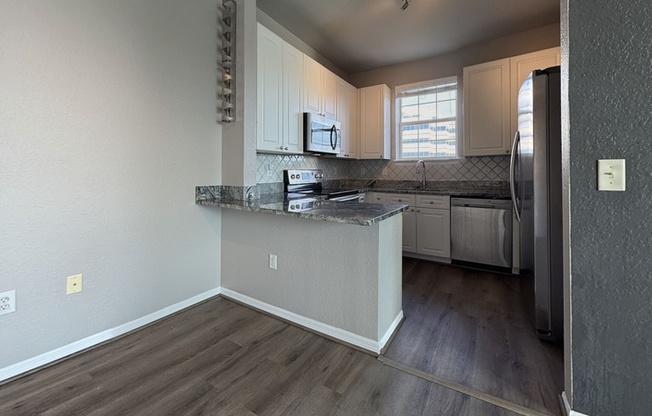 4221 W SPRUCE STREET