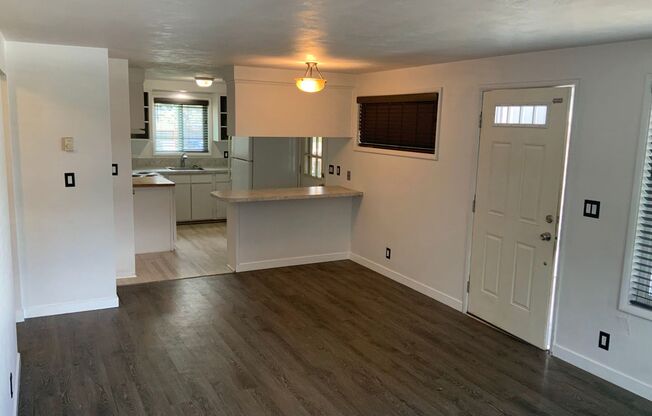 2 beds, 1 bath, $1,495, Unit 1582 Bogart Ln