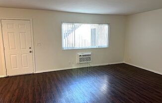 2 beds, 1 bath, 700 sqft, $2,395, Unit 16002-B