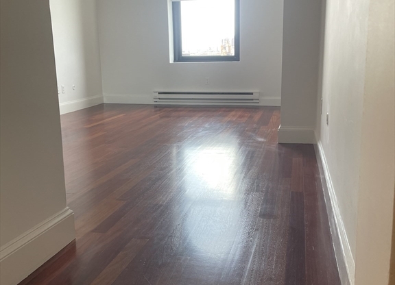 160 Commonwealth Ave