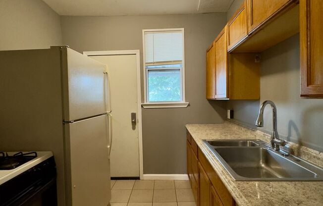 Charming 2 Bedroom/1 Bathroom in Morrell Park, Baltimore!