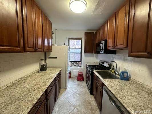 3 beds, 1 bath, 1,267 sqft, $3,400, Unit 2A