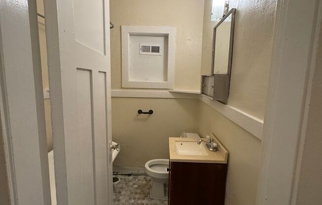 Studio, 1 bath, 450 sqft, $1,345, Unit 202A