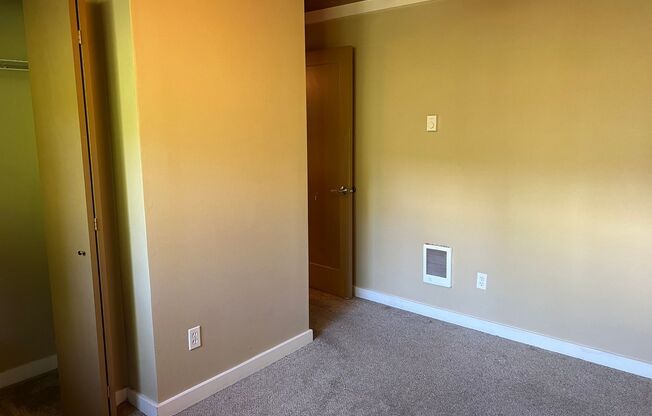 2 beds, 1 bath, 622 sqft, $1,650