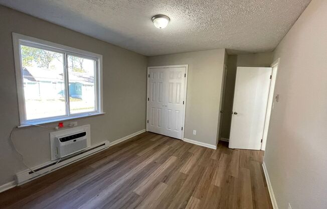 2 beds, 1 bath, $1,025, Unit #5