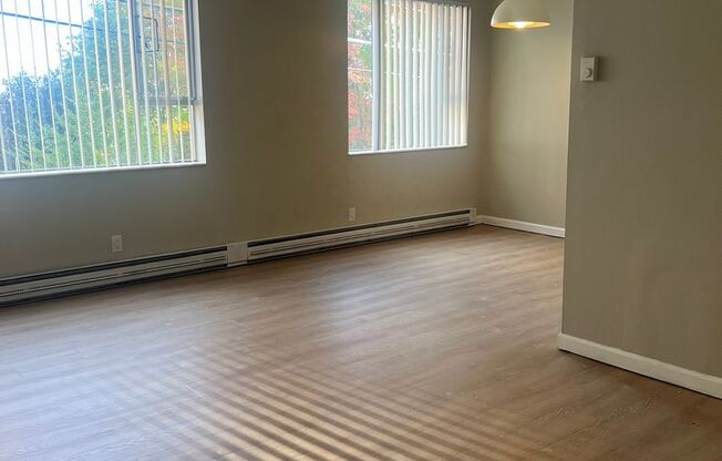 2 beds, 1 bath, 856 sqft, $1,850, Unit 105