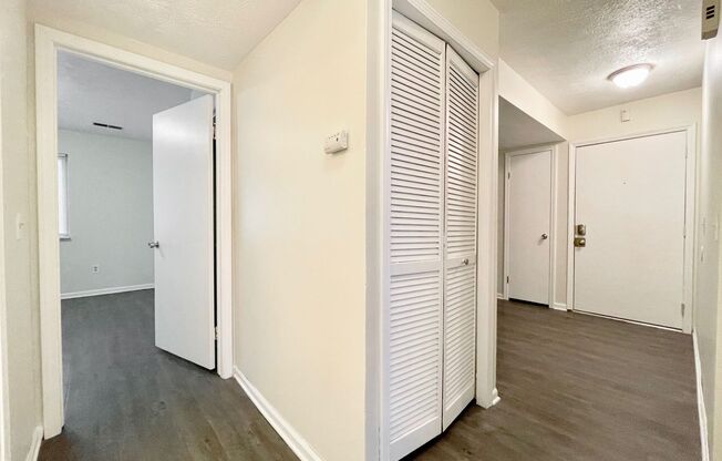 2 beds, 1 bath, 850 sqft, $1,350, Unit 2952