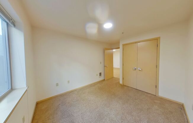 2 beds, 1 bath, $1,600, Unit 2