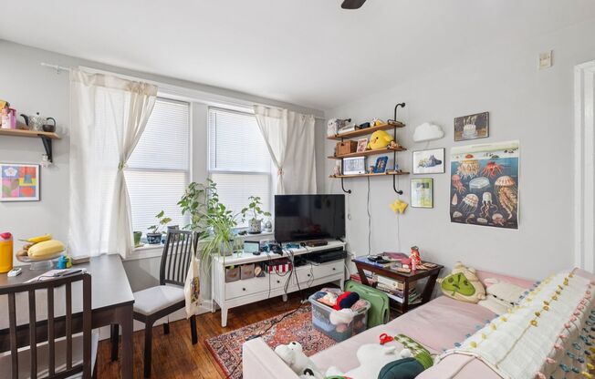 1 bed, 1 bath, 650 sqft, $1,190, Unit A11