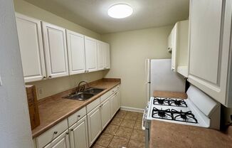 1 bed, 1 bath, $999