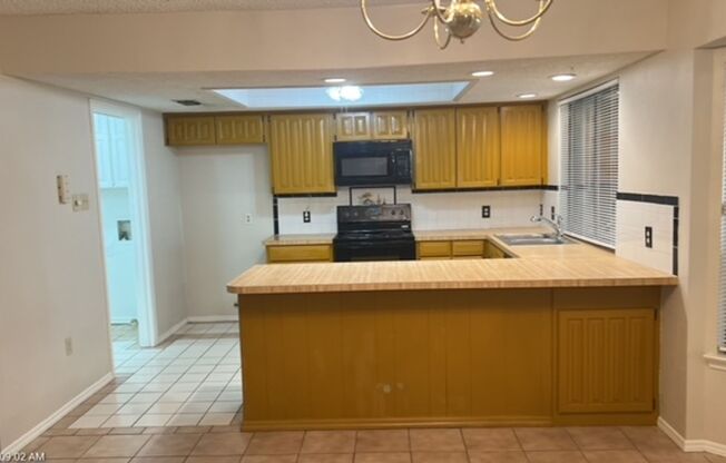 3 beds, 2 baths, $1,850