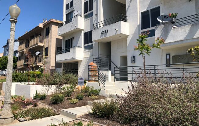 1 bed, 1 bath, $2,695, Unit 08