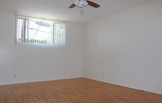 Studio, 1 bath, 475 sqft, $1,750, Unit 09