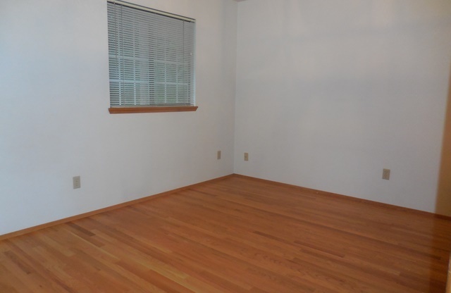 3 beds, 2 baths, $2,900