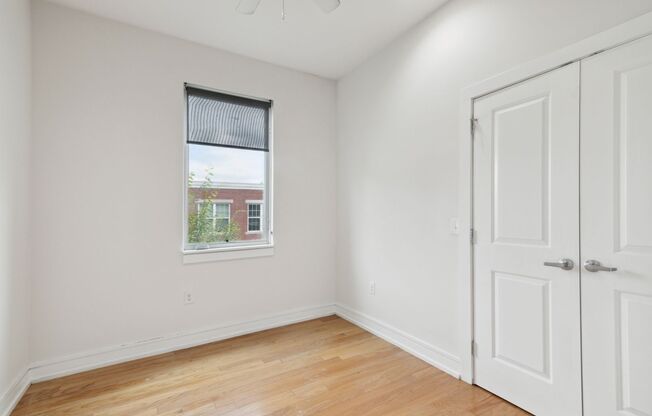 3 beds, 1 bath, 800 sqft, $1,400, Unit Unit 402