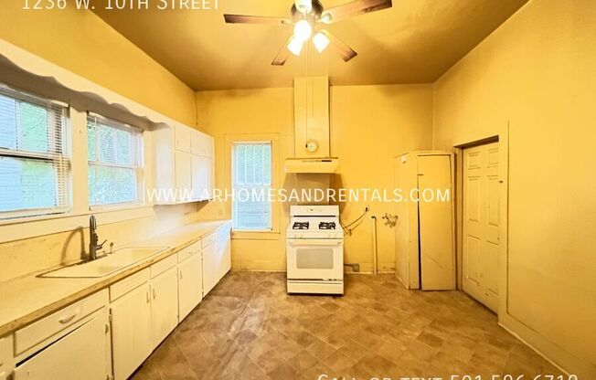 1236 W 10 ST