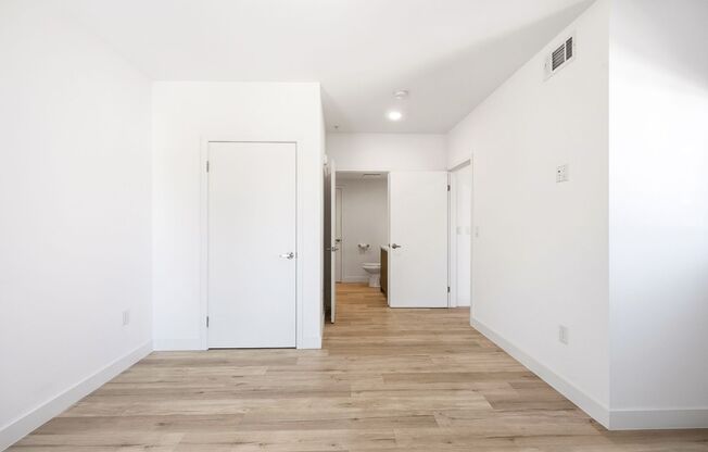 2 beds, 2 baths, 1,037 sqft, $2,950, Unit 401