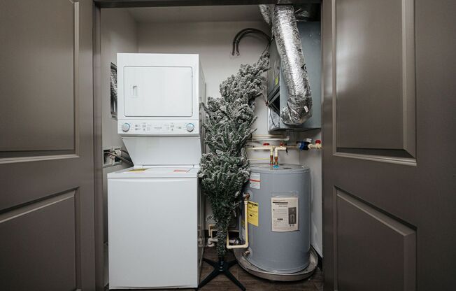 1 bed, 1 bath, 403 sqft, $1,125, Unit 824