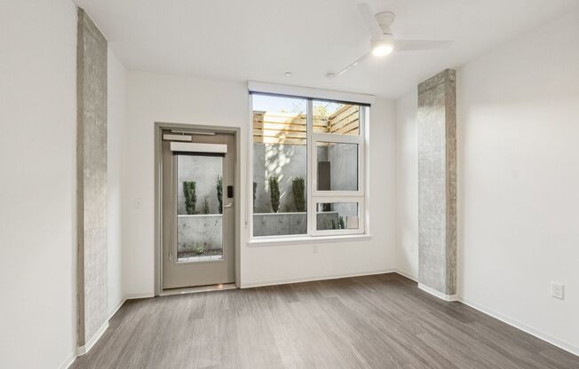 Studio, 1 bath, 289 sqft, $1,500, Unit 109