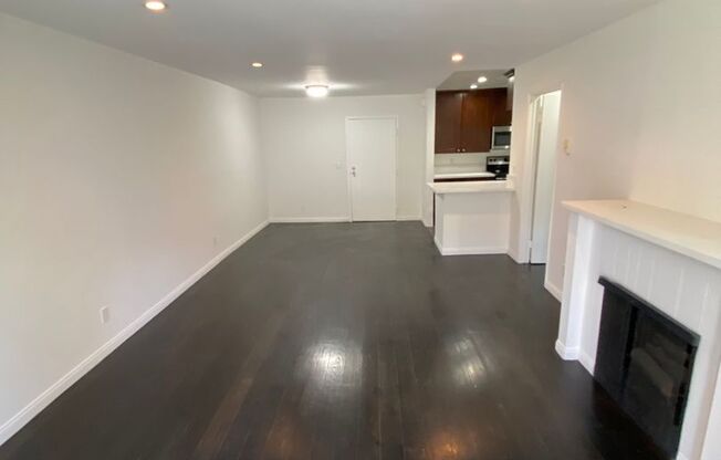 1 bed, 1 bath, 690 sqft, $2,895, Unit 115