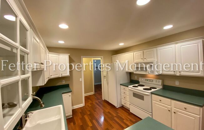 3 beds, 2 baths, $2,200