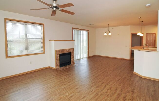 2 beds, 2 baths, 1,216 sqft, $1,850, Unit 214