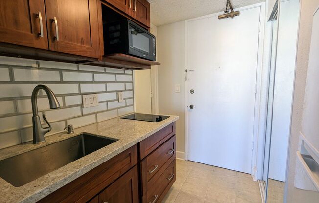 Studio, 1 bath, $1,900