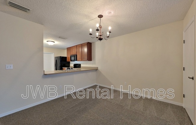 7721 HIGHCHAIR LN
