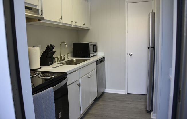 2 beds, 1 bath, $995